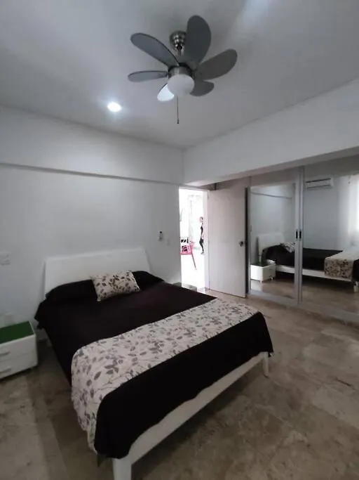 Cozy And Central Apartment! 普拉亚卡门